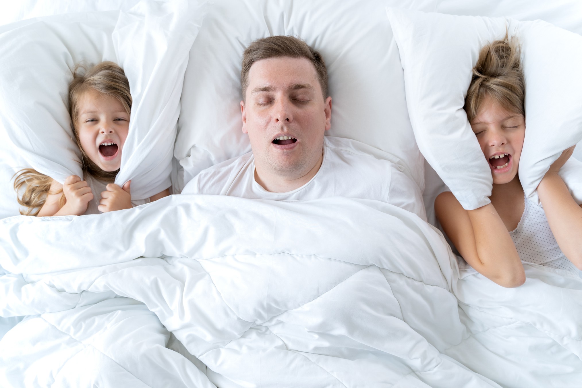 Dad sleep now. Dad Sleep. Сонник лежать в постели с отцом. Sleep with Daddy. Sleep picture for Kids.